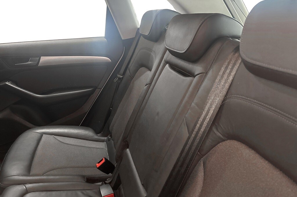 Bild som visar&nbsp;Audi Q5&nbsp;Q5 2.0 TDI quattro 190 hk S tronic - för mer information kontakta din Audi Partner