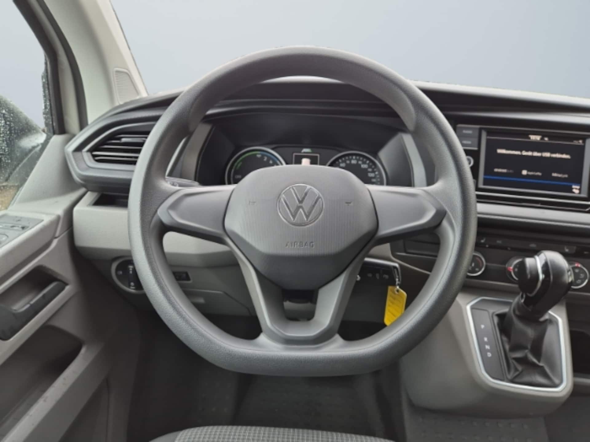 Volkswagen T6.1 Transporter Kasten langer Radstand