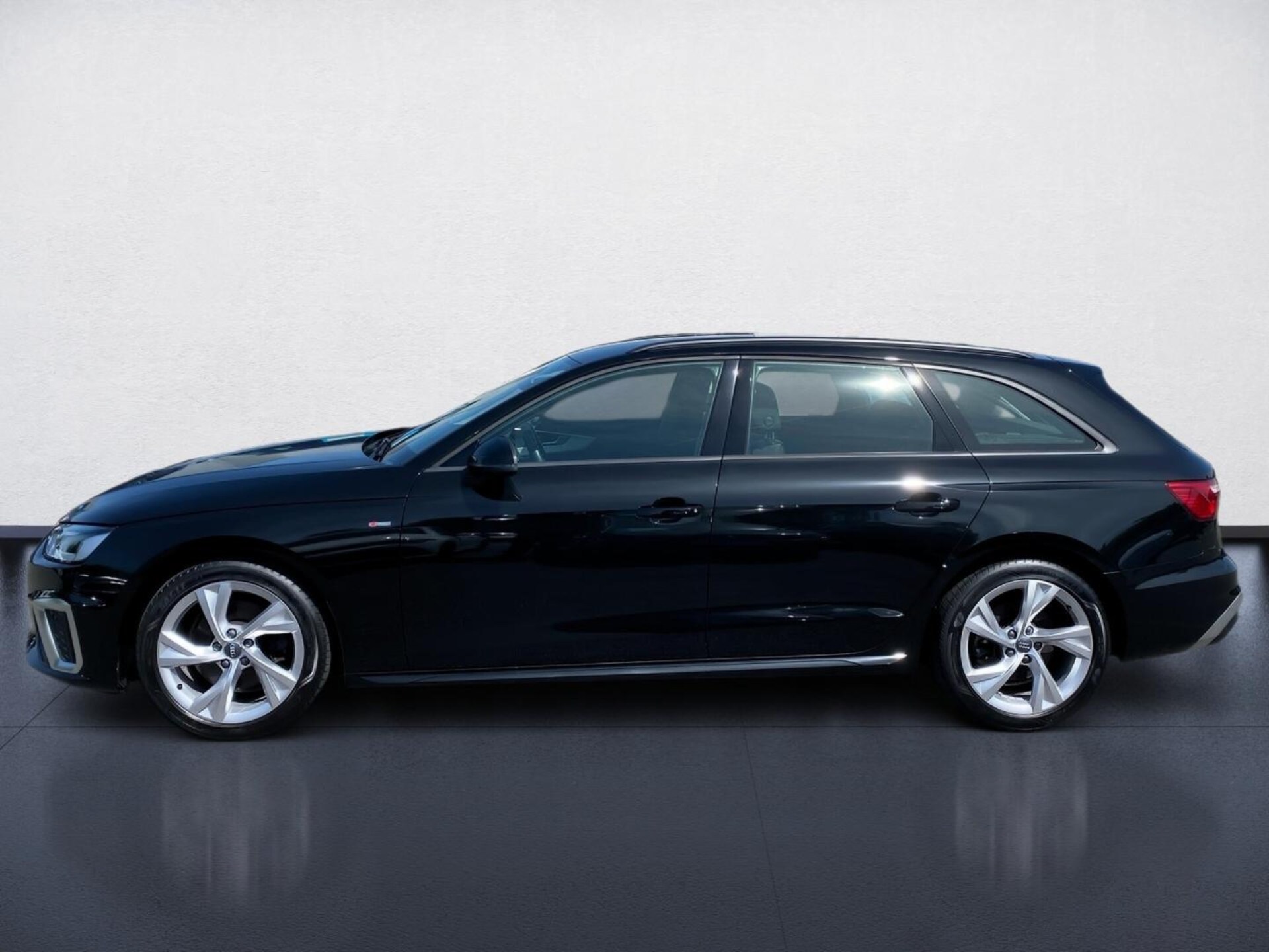 Audi A4 Avant S line