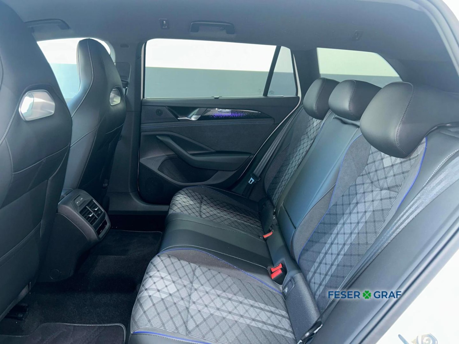 Volkswagen Passat – Bild 8