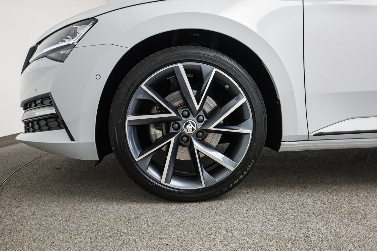 Škoda Superb Combi – Bild 8