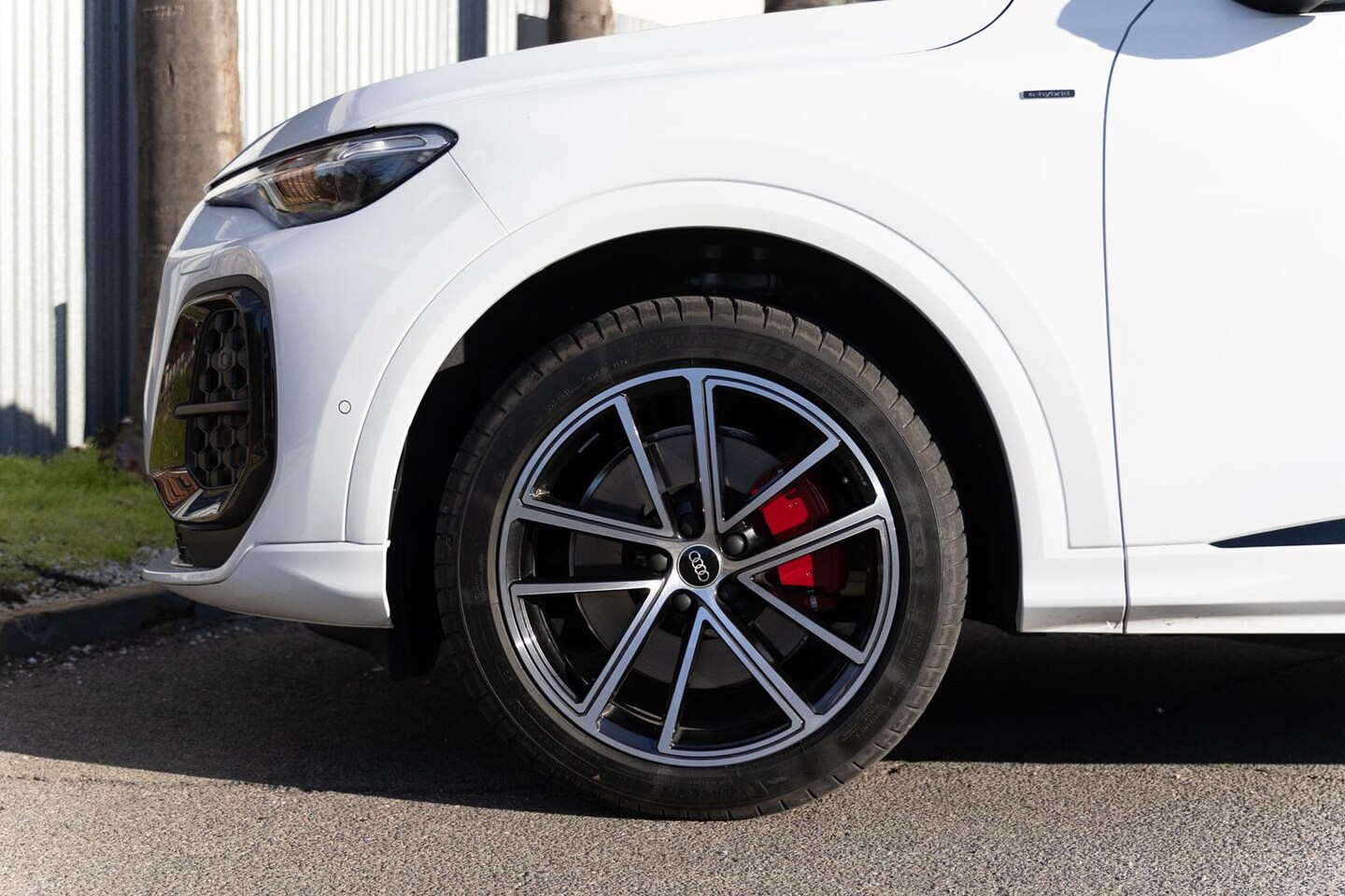 Image about Audi Q5 SUV e-hybrid quattro S tronic