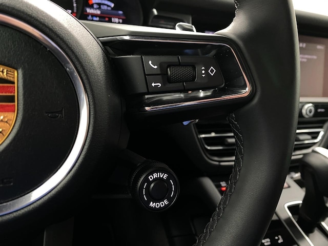 2026 Porsche Macan T - Photo 18