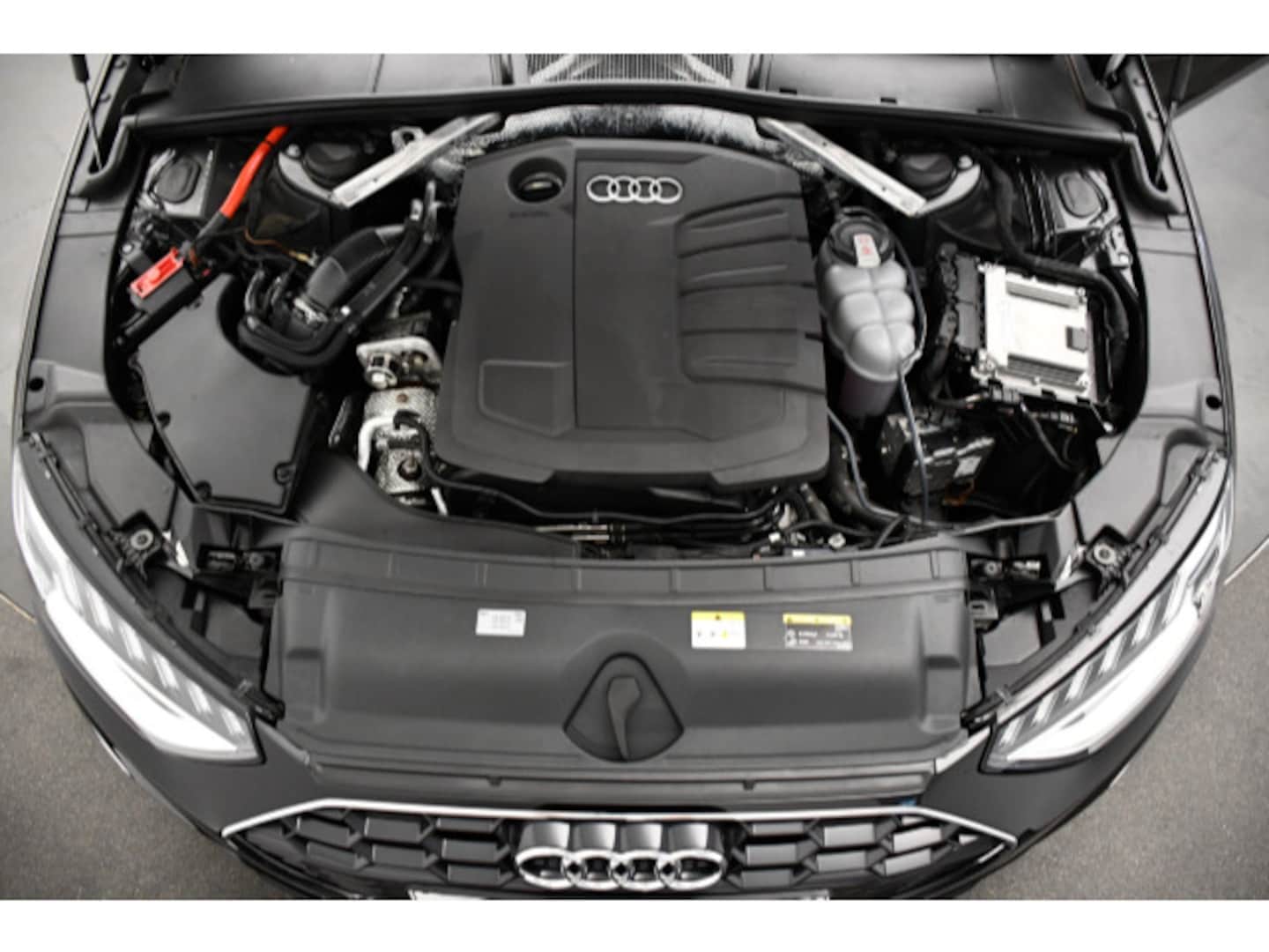 Bild über Audi A4 Avant S line 35 TDI S tronic - für weitere Informationen kontaktieren Sie den Audi Partner