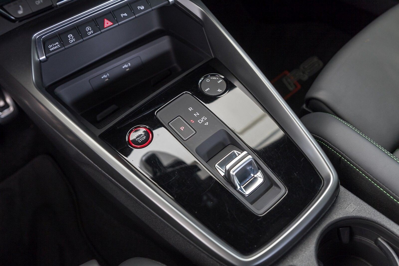Image about Audi RS 3 Limousine TFSI quattro S tronic