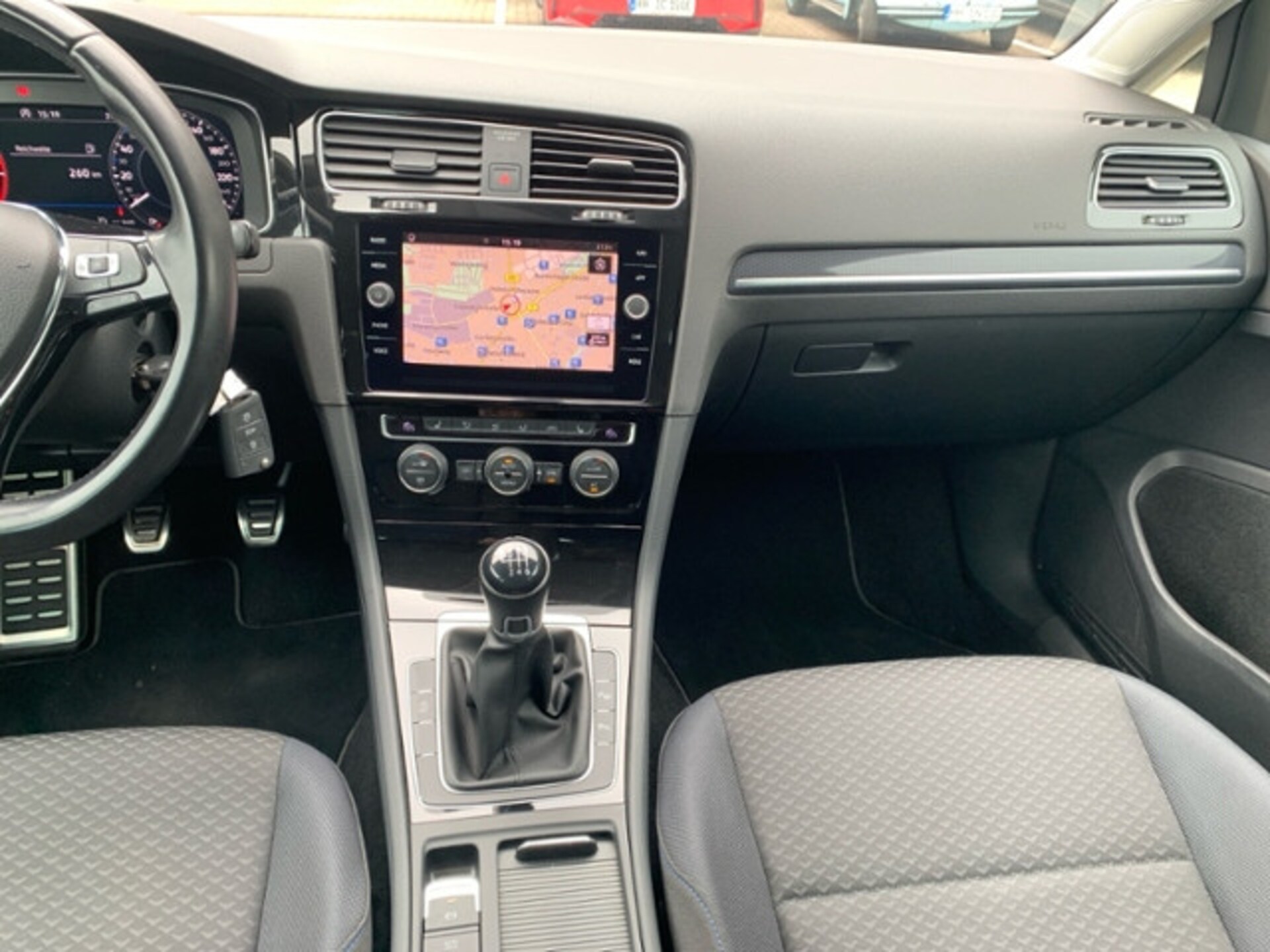 Volkswagen Golf Variant United