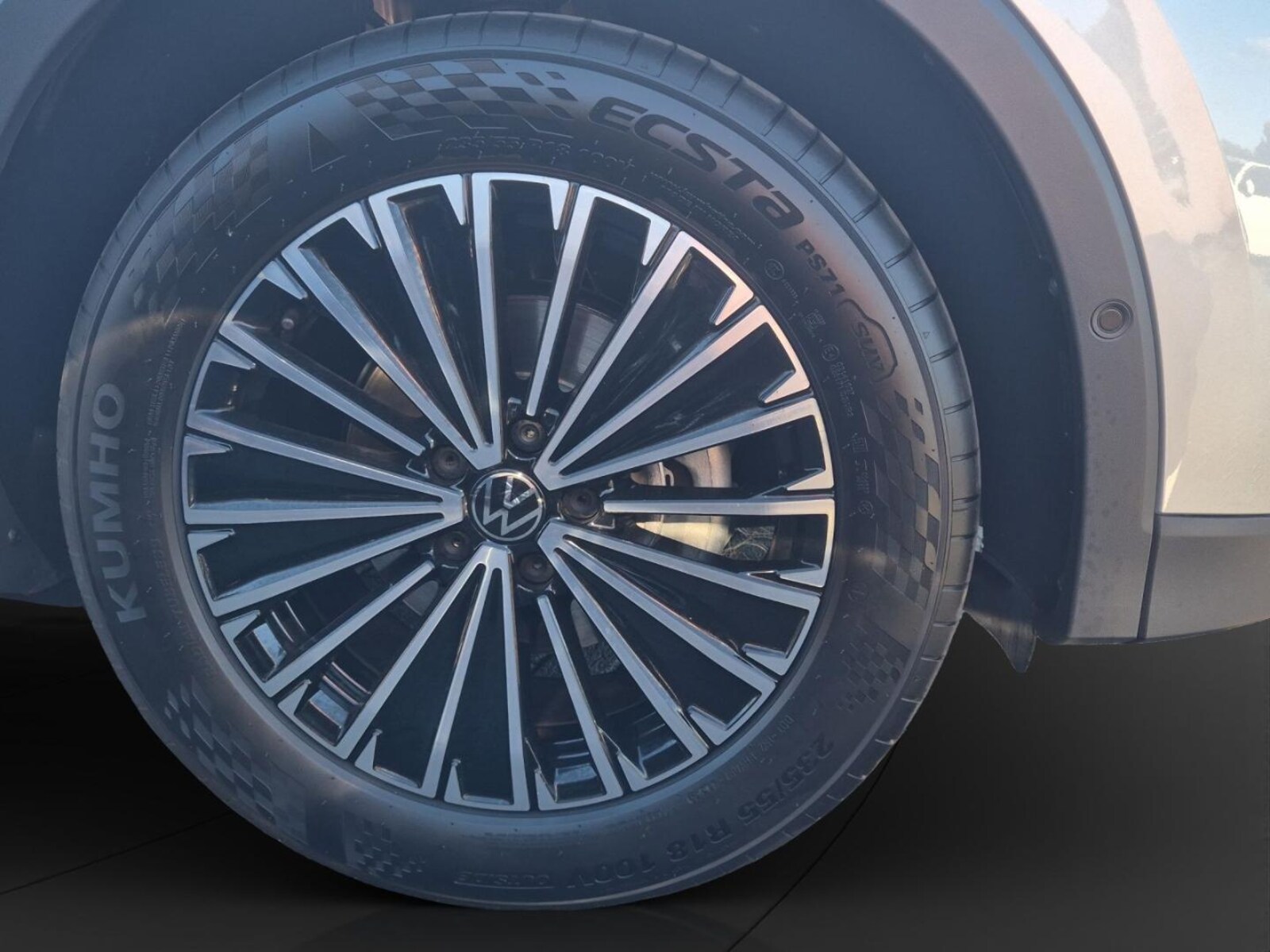 Volkswagen Tiguan – Bild 12