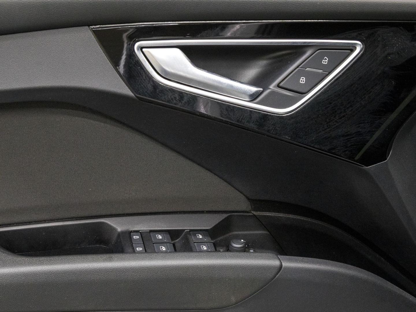 Image about Audi Q4 e-tron 40 e-tron