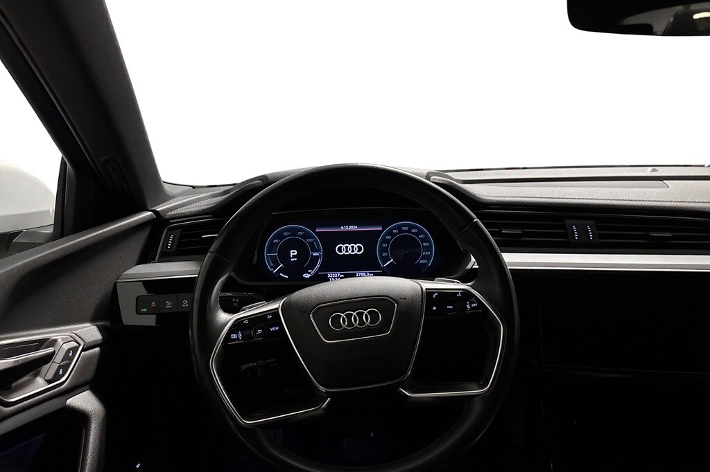 Bild som visar Audi Q8 e-tron Q8 50 e-tron quattro Proline 250,00 kW - för mer information kontakta din Audi Partner
