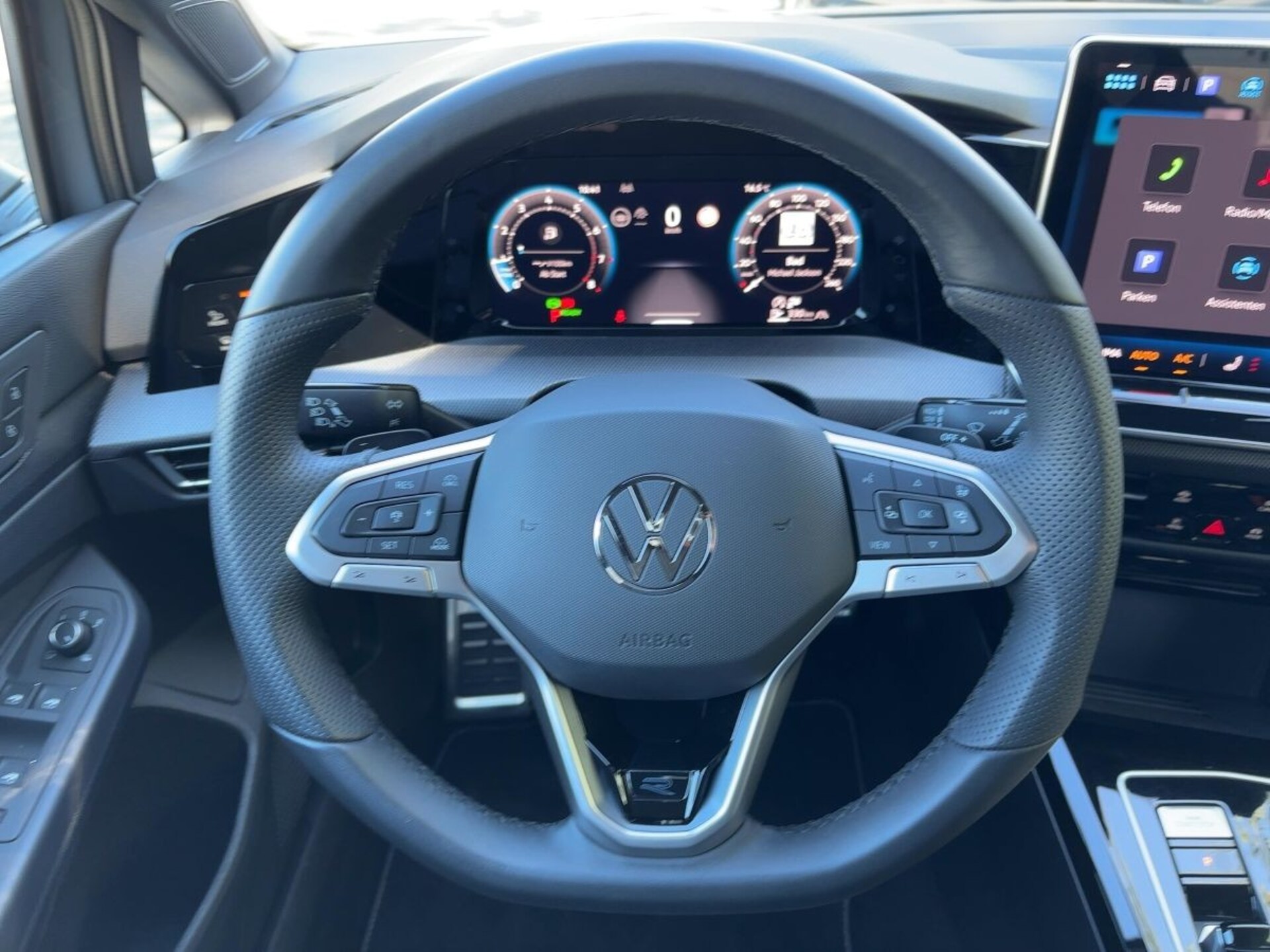 Volkswagen Golf R-Line