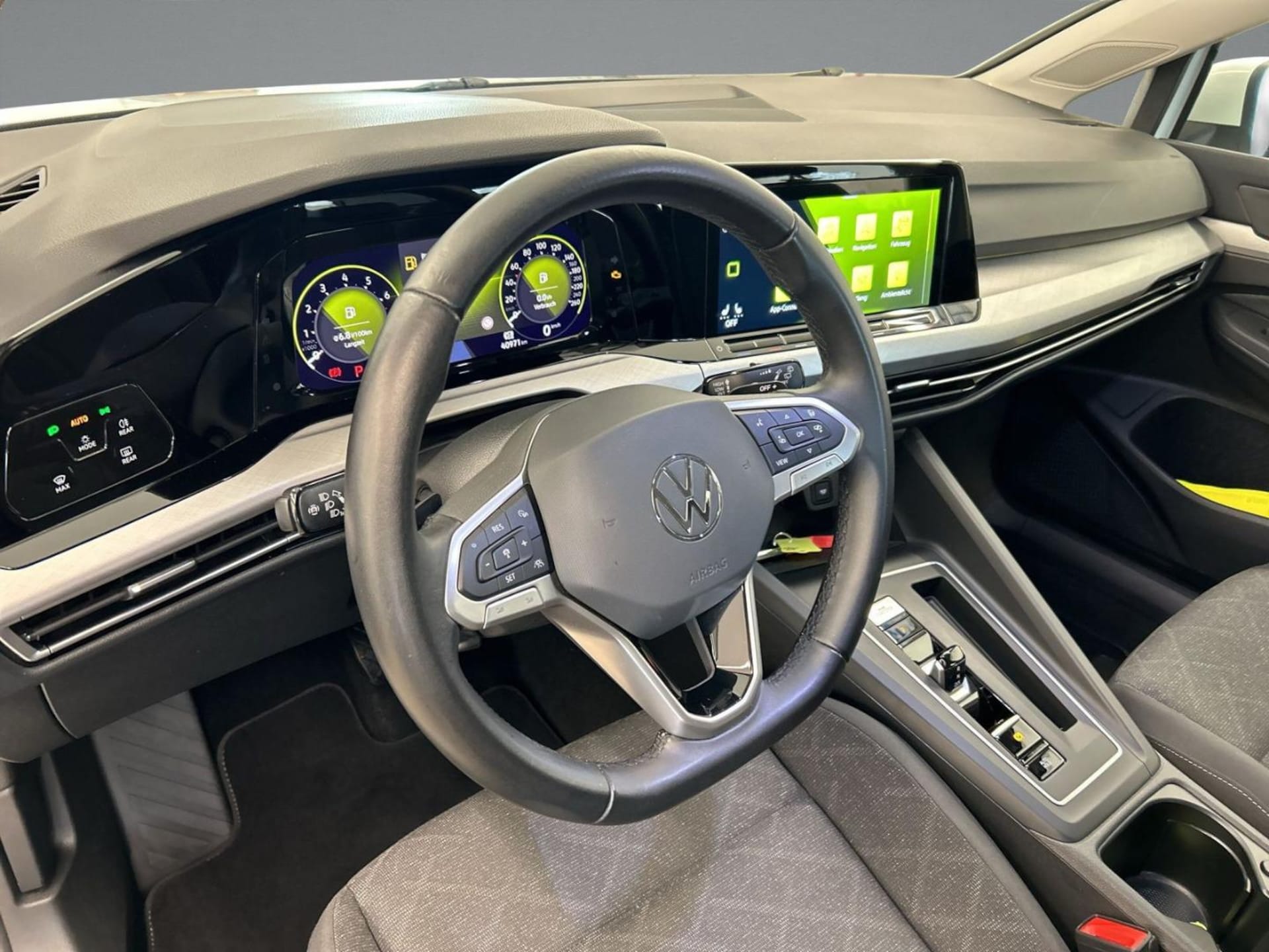 Volkswagen Golf Life