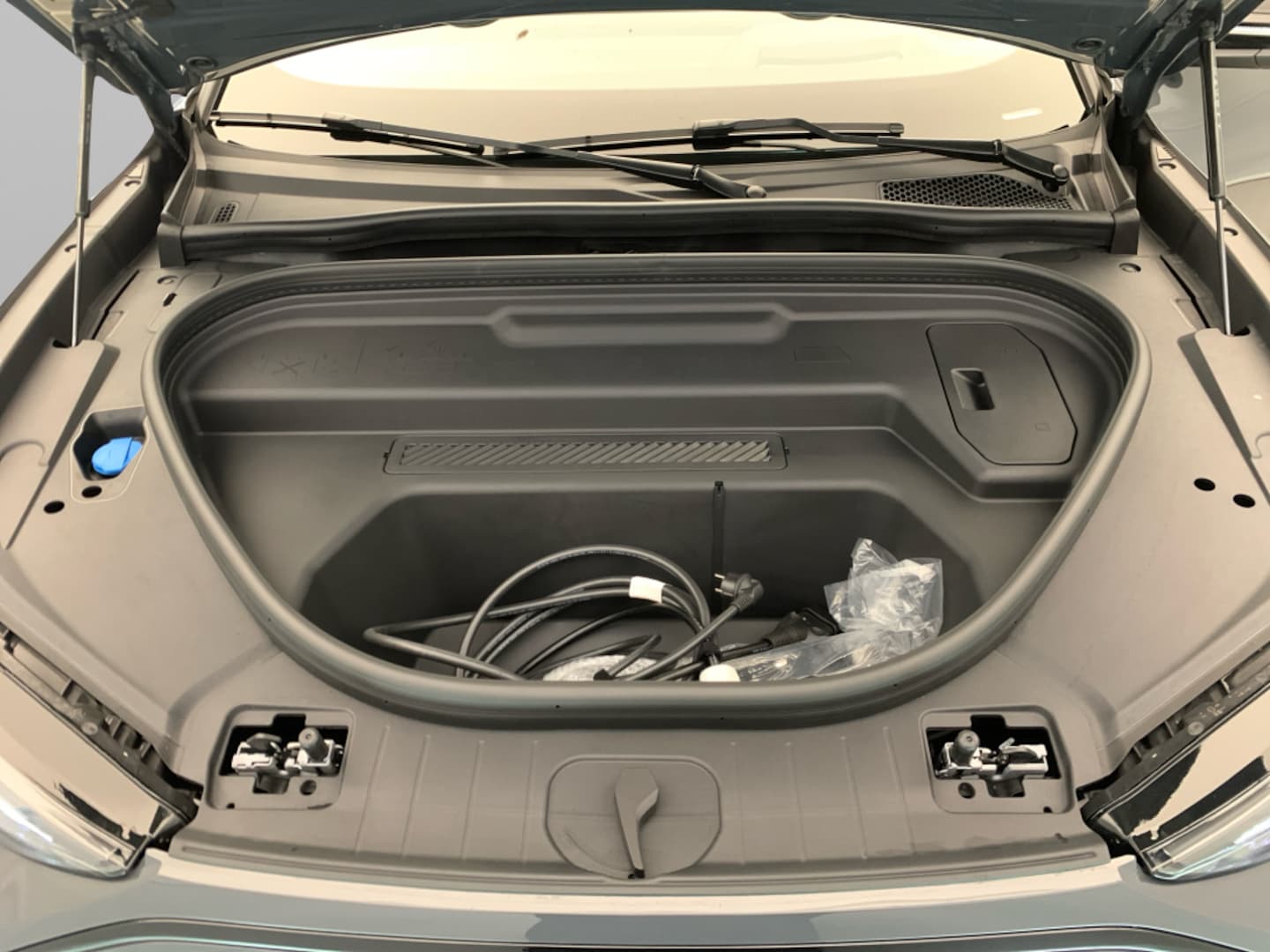 Bild über Audi SQ6 SUV e-tron edition one grey e-tron quattro - für weitere Informationen kontaktieren Sie den Audi Partner