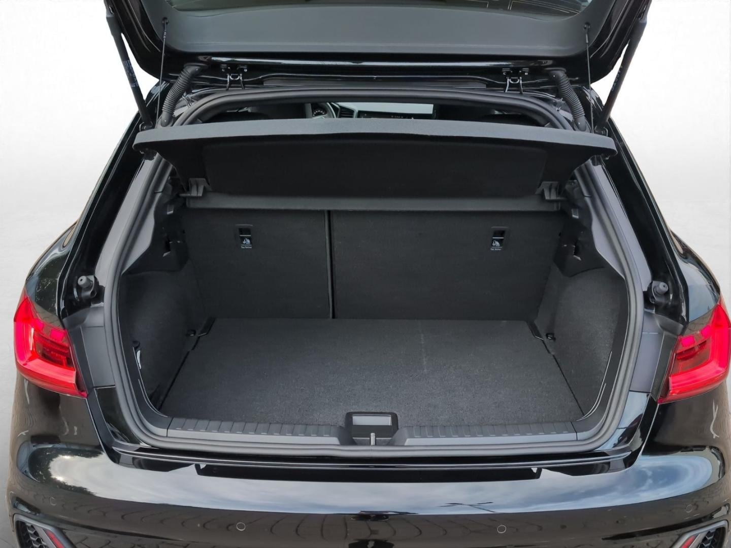 Bild über Audi A1 Sportback S line 35 TFSI S tronic - für weitere Informationen kontaktieren Sie den Audi Partner