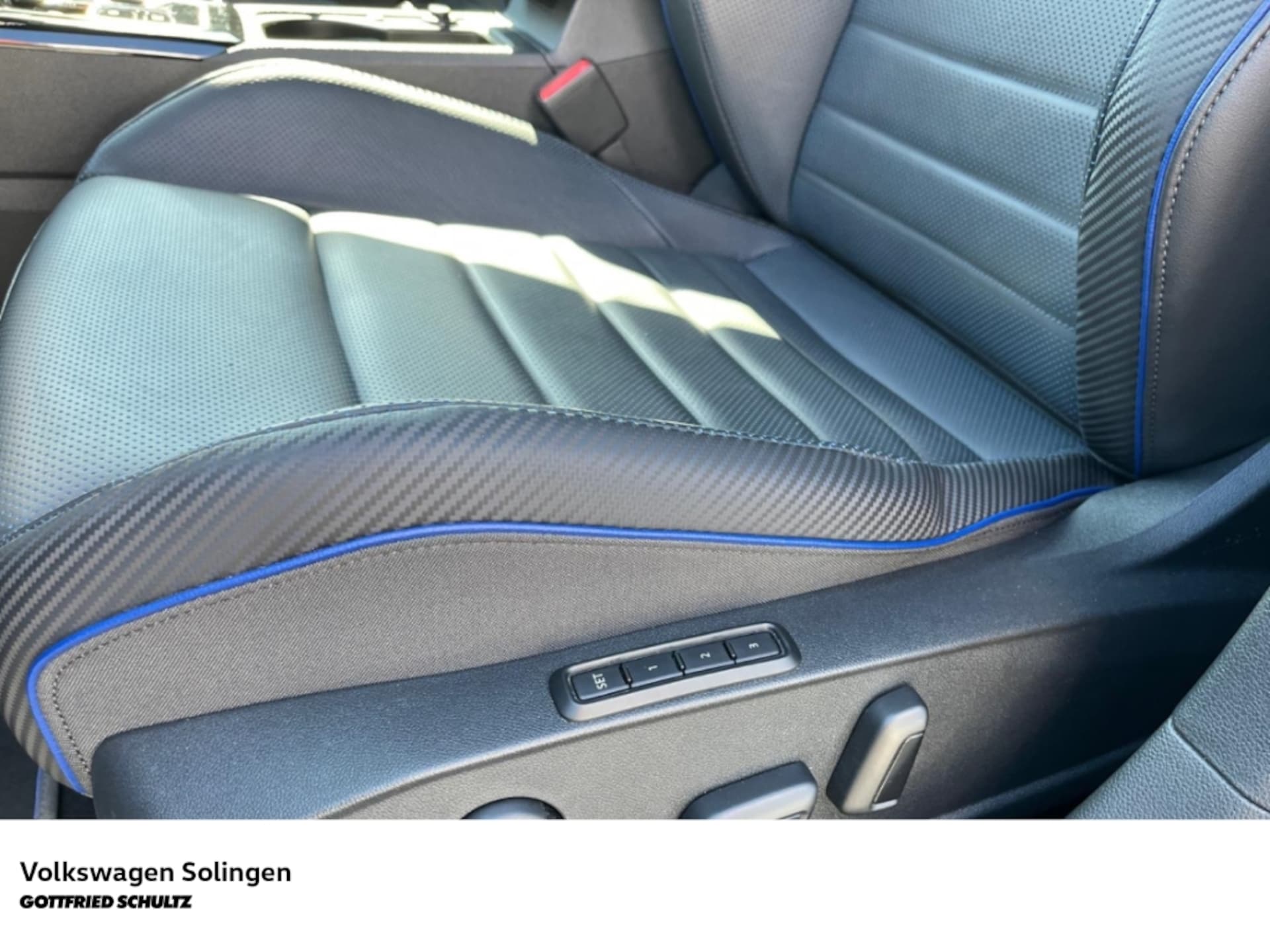 Volkswagen Golf Variant R