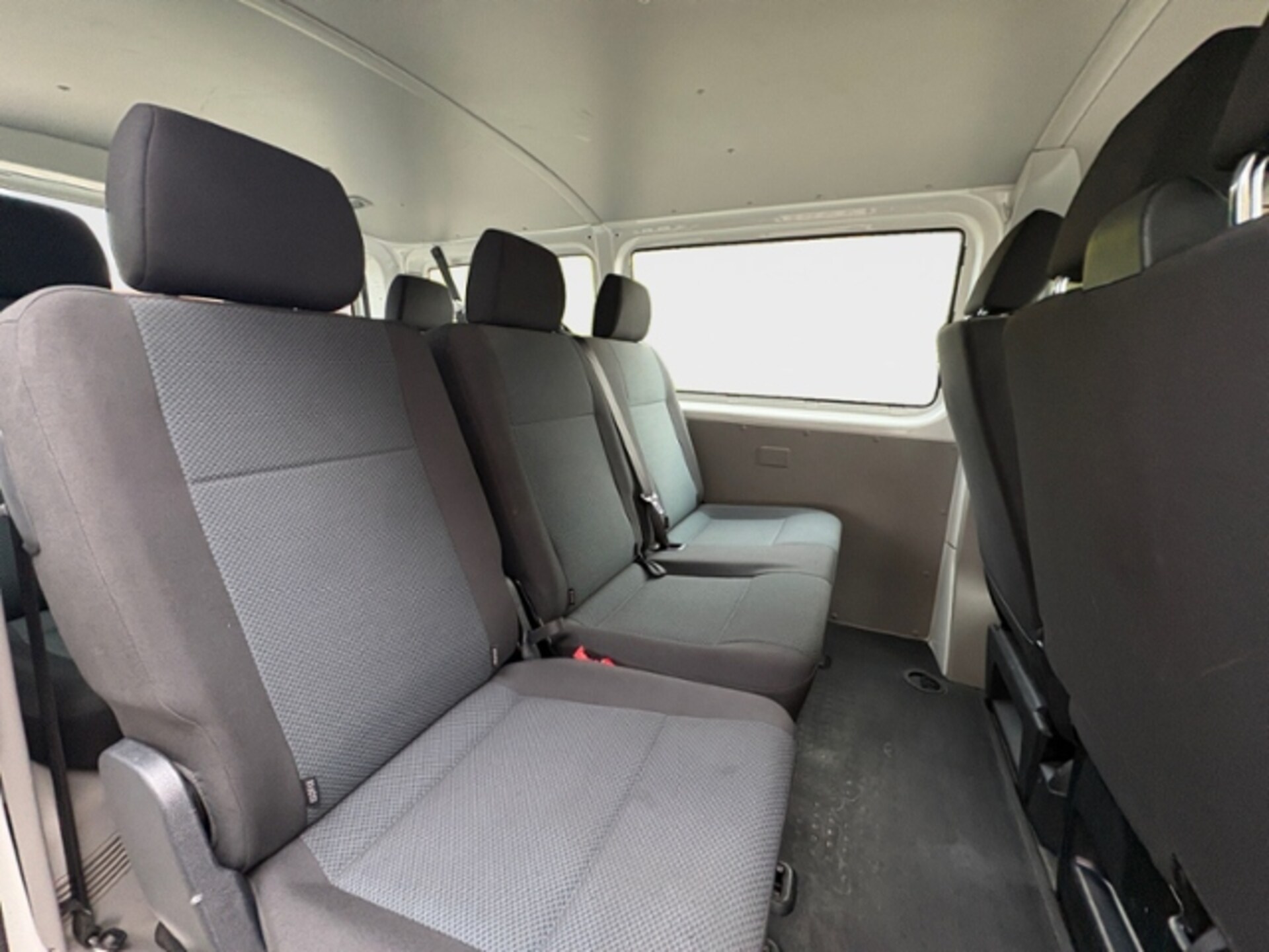 Volkswagen T6 Transporter Kombi kurzer Radstand