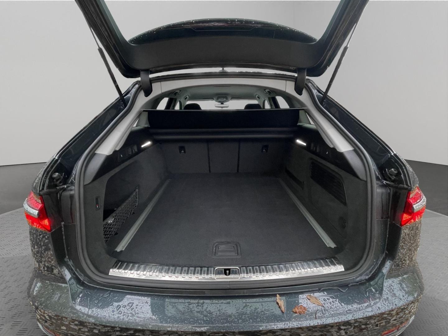 Bild über Audi A6 Avant advanced 45 TFSI S tronic - für weitere Informationen kontaktieren Sie den Audi Partner