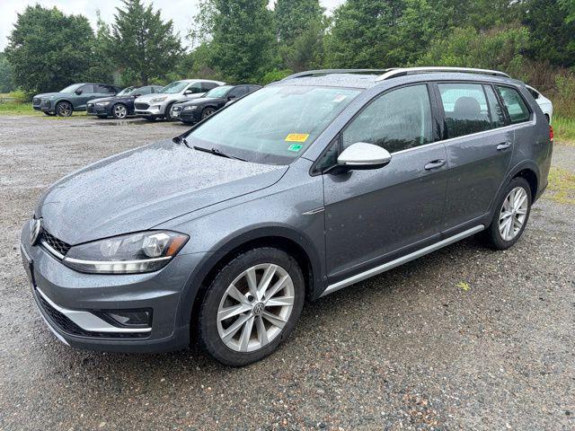 2018 Volkswagen Golf Alltrack TSI SE 4Motion's photo