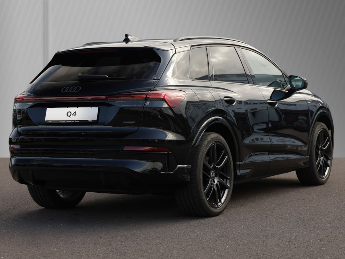 Bild über Audi Q4 SUV e-tron e-tron quattro performance 250 kW - für weitere Informationen kontaktieren Sie den Audi Partner