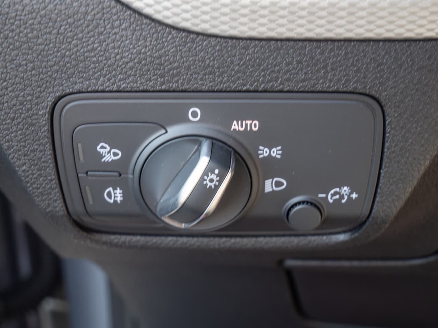 Bild über Audi Q2 advanced 35 TFSI S tronic - für weitere Informationen kontaktieren Sie den Audi Partner