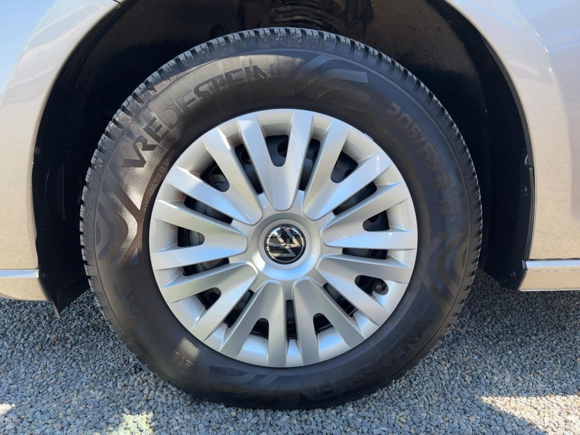 Volkswagen Caddy Basis-Modell