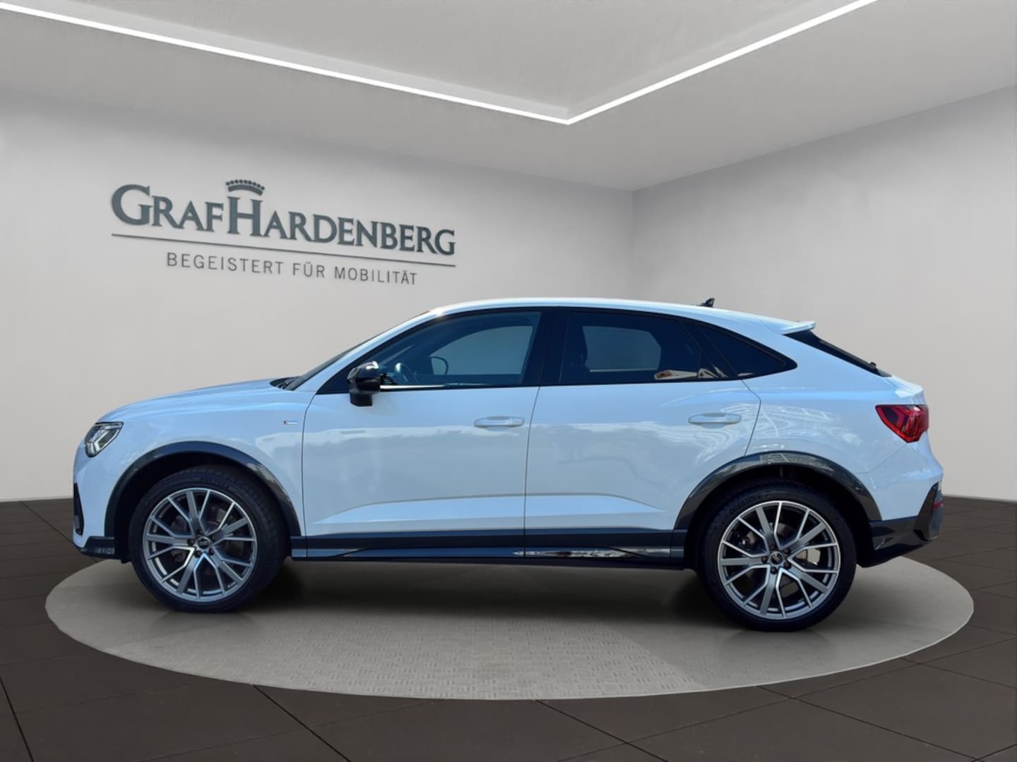 Bild über Audi Q3 Sportback S line 40 TDI quattro S tronic - für weitere Informationen kontaktieren Sie den Audi Partner