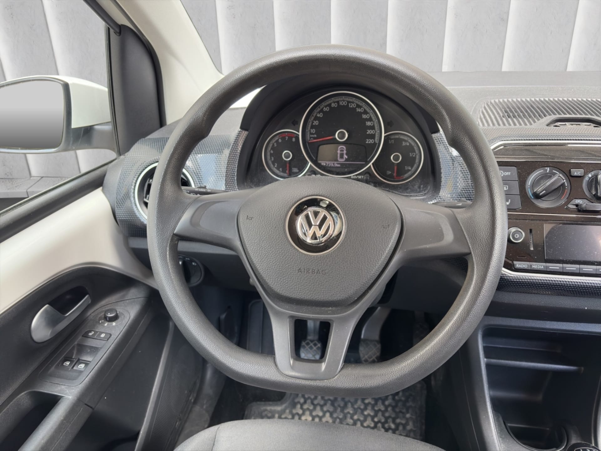 Volkswagen up! move up!