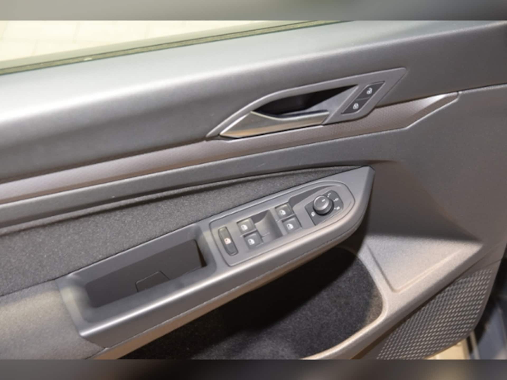 Volkswagen Golf Active