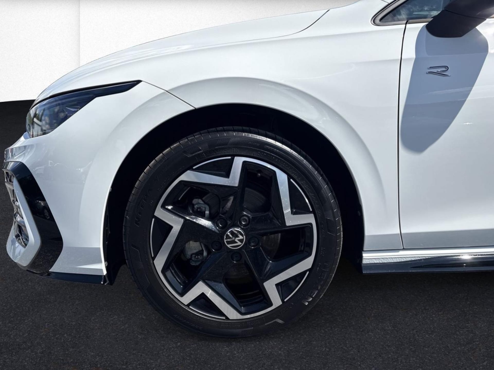 Volkswagen Golf R-Line