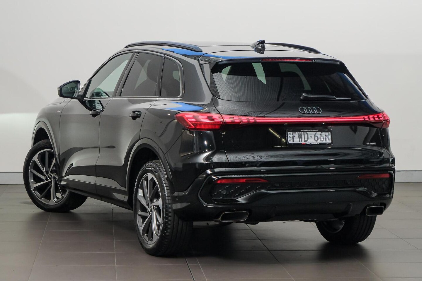 Image about Audi Q5 SUV TFSI quattro 200 kW sport