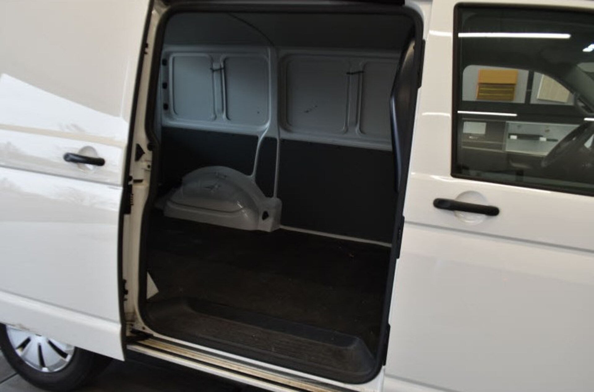 Volkswagen T6.1 Transporter Kasten kurzer Radstand