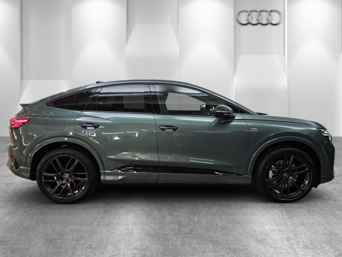 Bild über Audi Q4 Sportback e-tron e-tron quattro 220 kW - für weitere Informationen kontaktieren Sie den Audi Partner