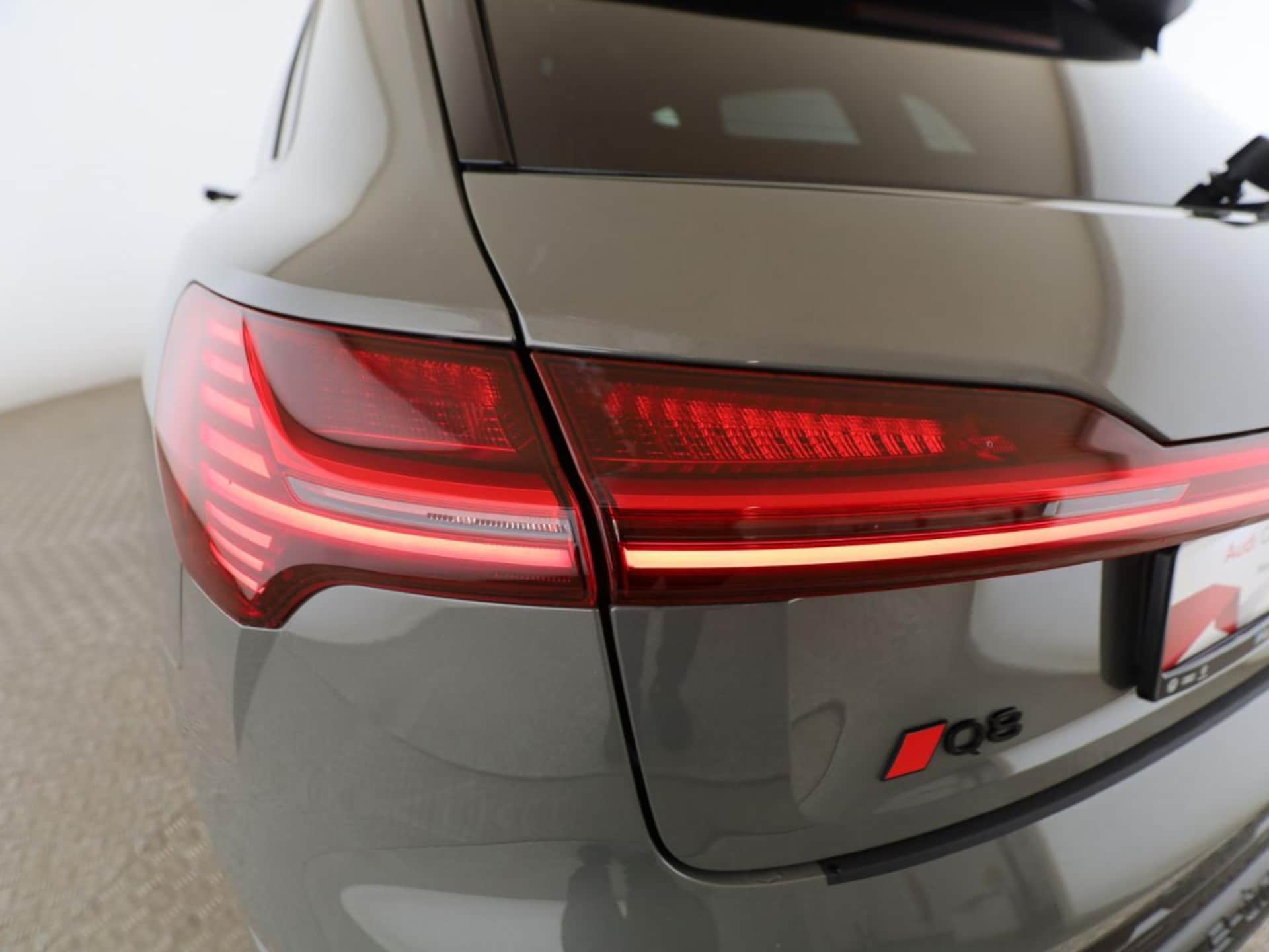 Audi Q8 e-tron S line