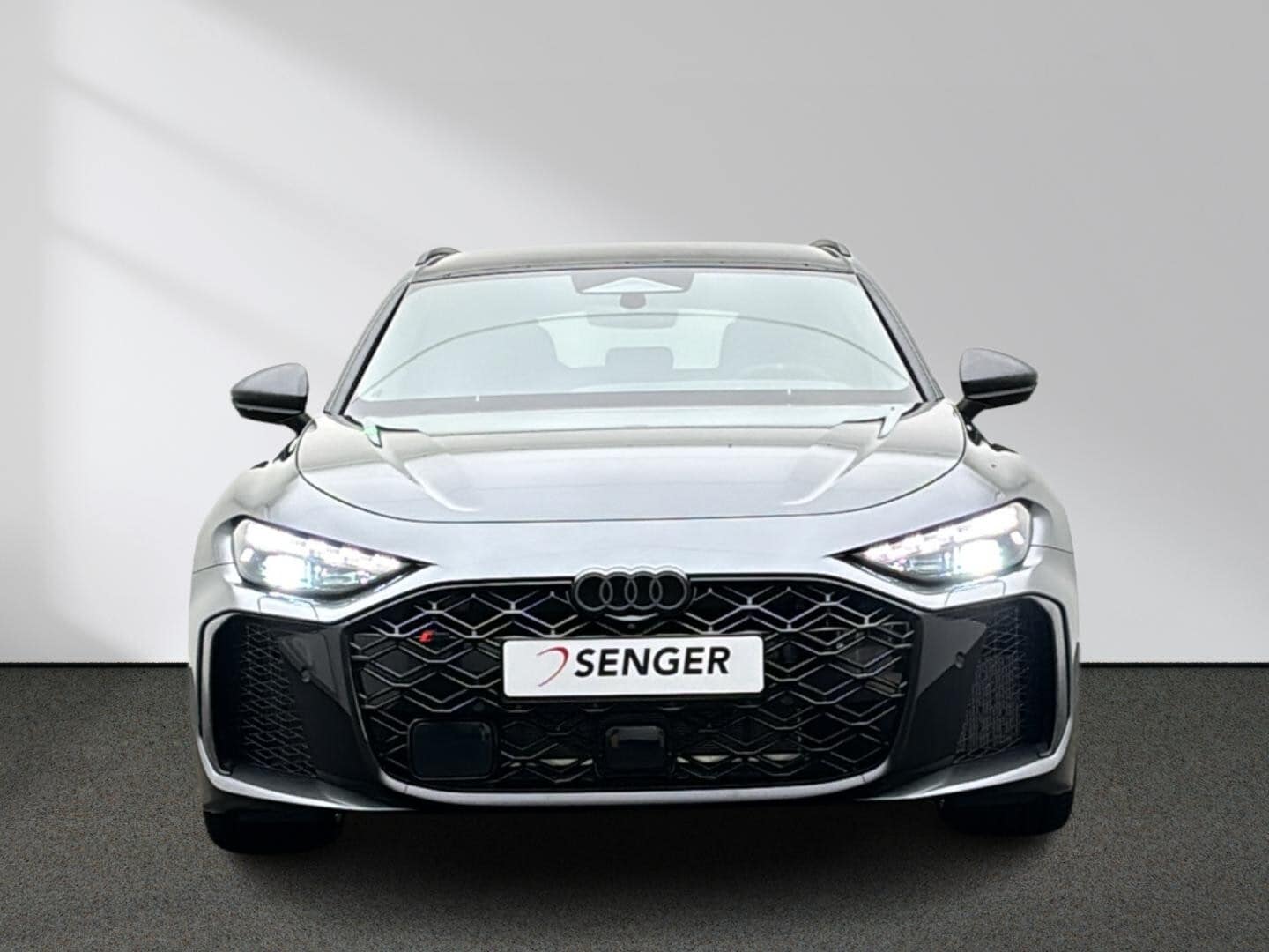 Bild über Audi RS 5 Avant TFSI quattro 470 kW tiptronic - für weitere Informationen kontaktieren Sie den Audi Partner