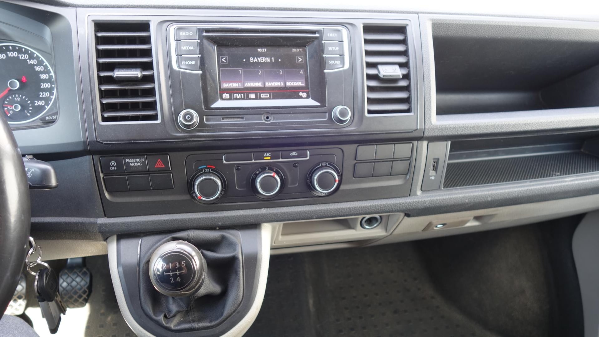 Volkswagen T6 Transporter Kasten kurzer Radstand
