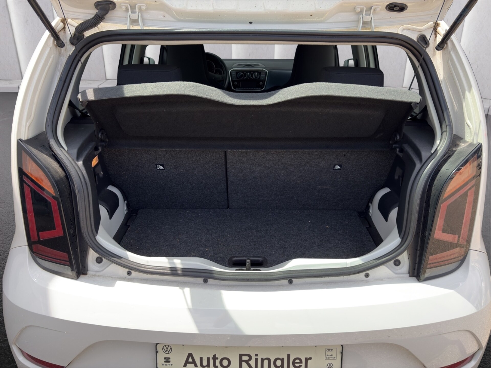 Volkswagen up! move up!