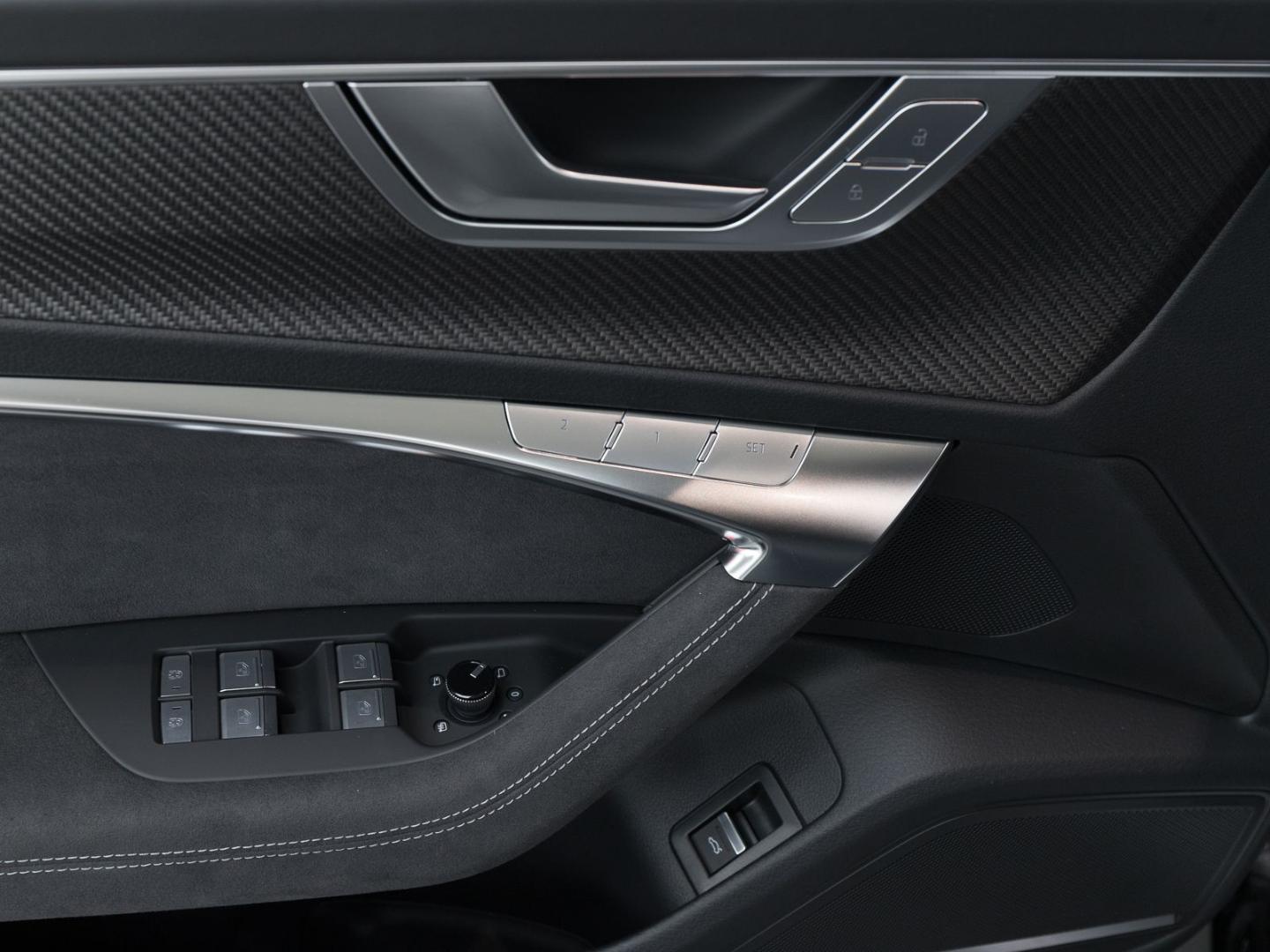 Image about Audi RS 6 Avant performance quattro tiptronic