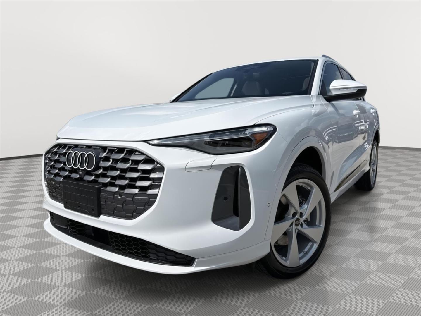 2026 Audi Q5 Premium Plus quattro's photo