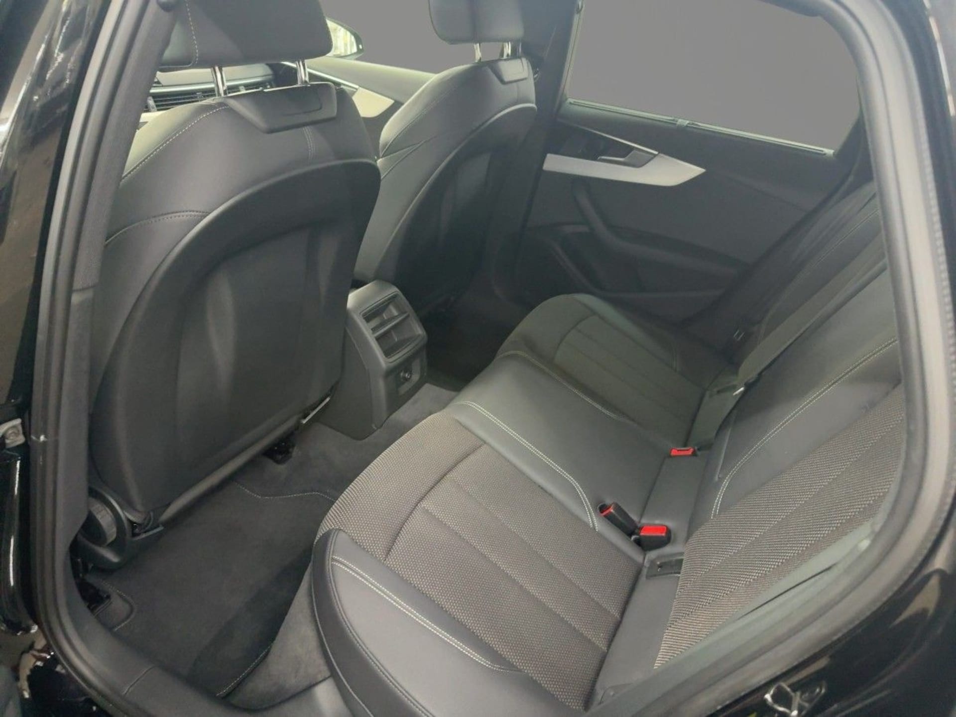 Audi A4 Avant S line
