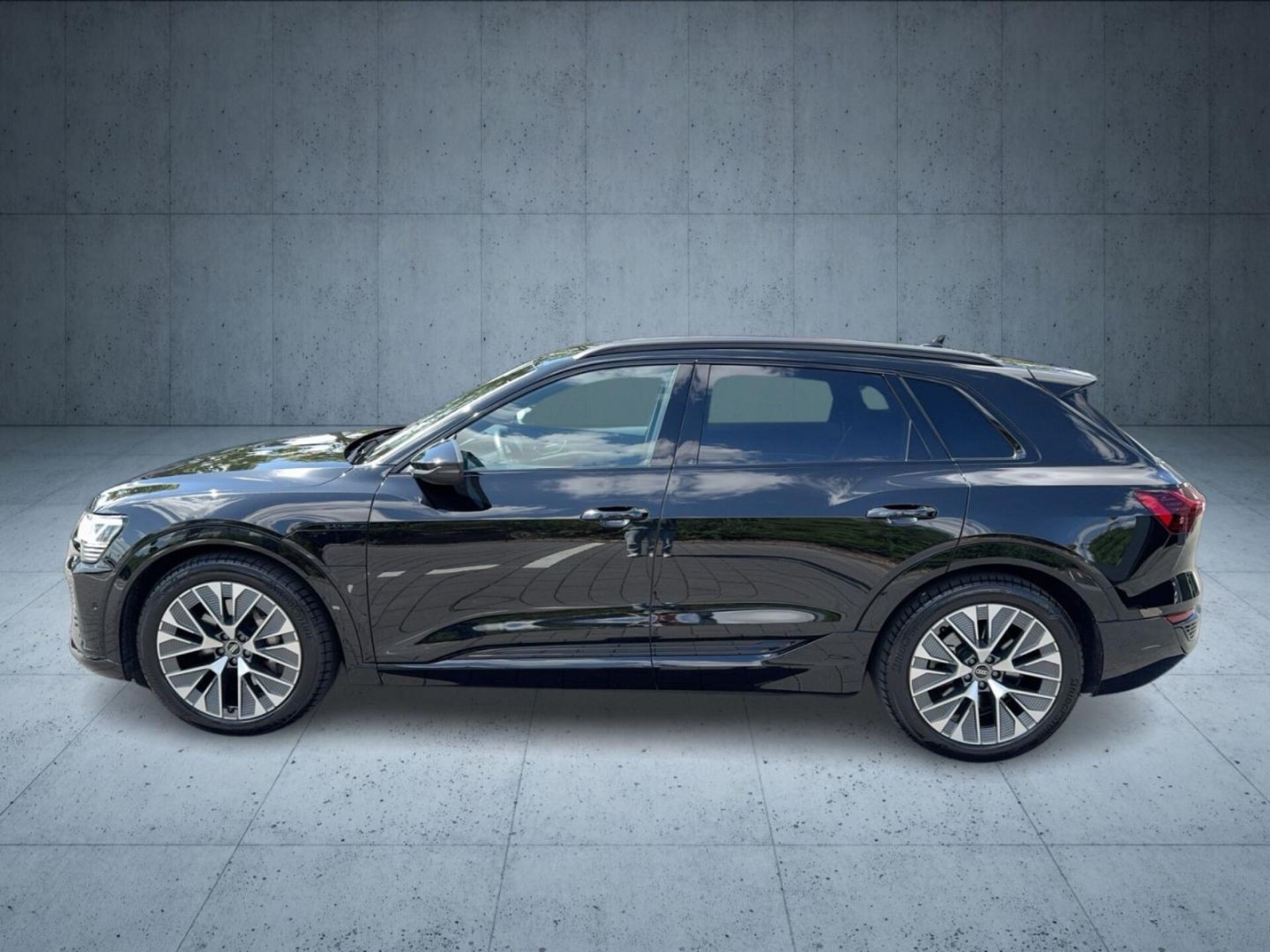 Audi Q8 e-tron S line