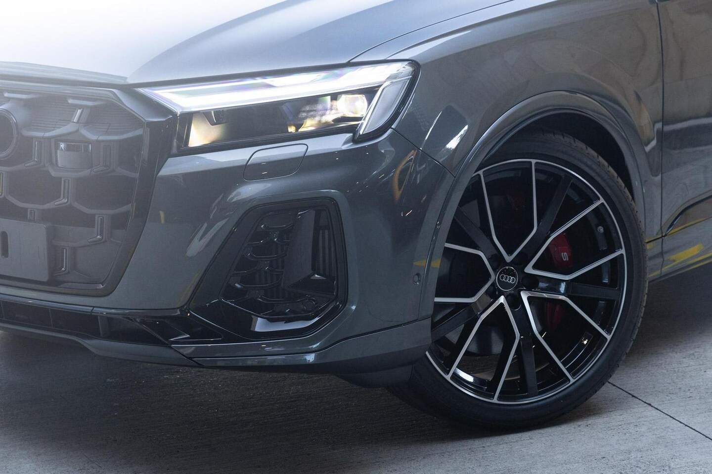 Image about Audi SQ7 SUV TFSI quattro tiptronic