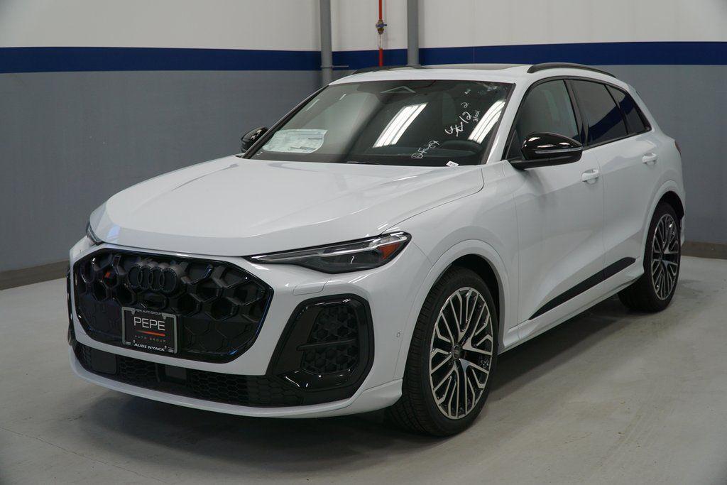 2025 Audi SQ5 Premium Plus's photo
