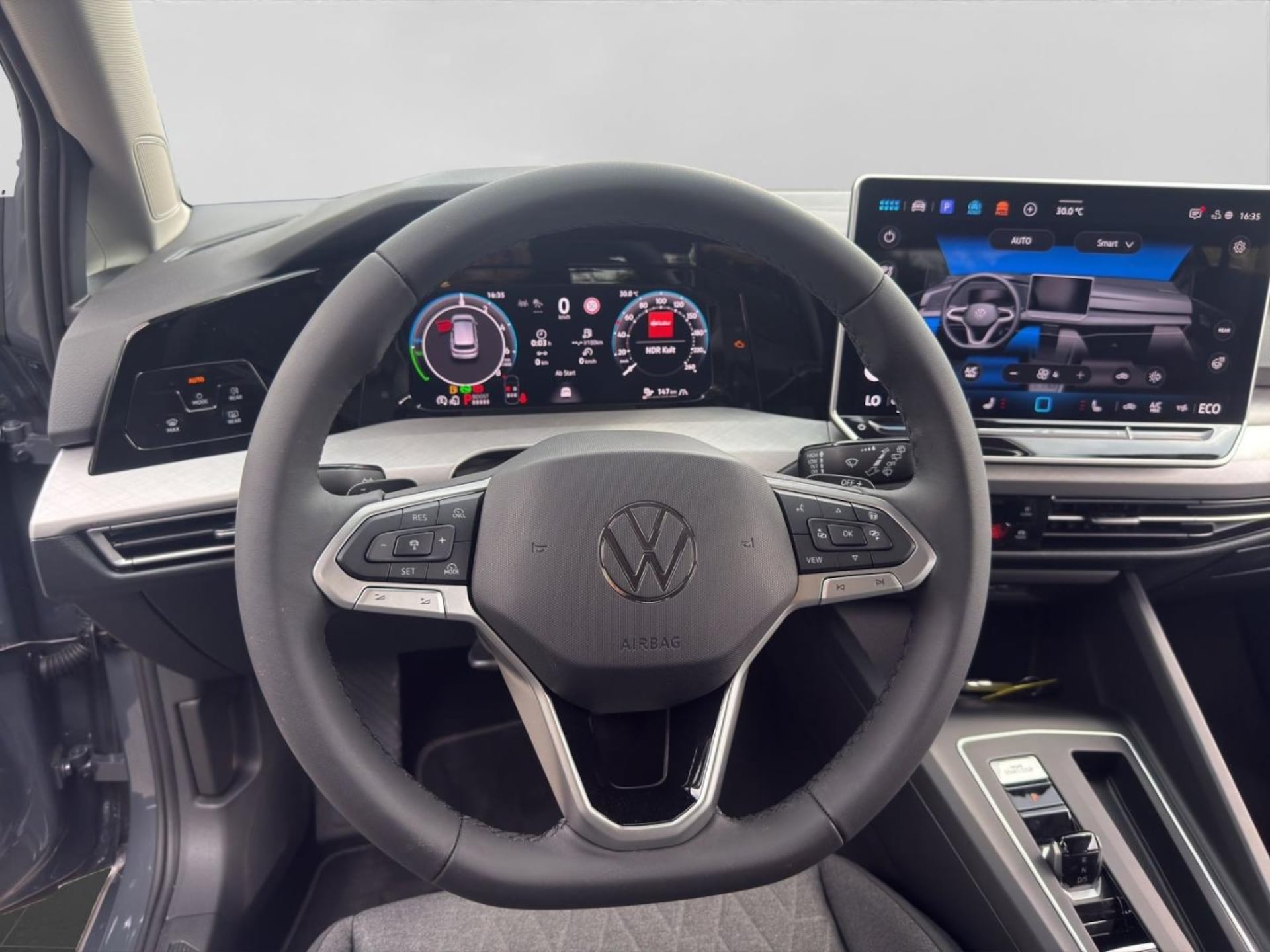 Volkswagen Golf Life