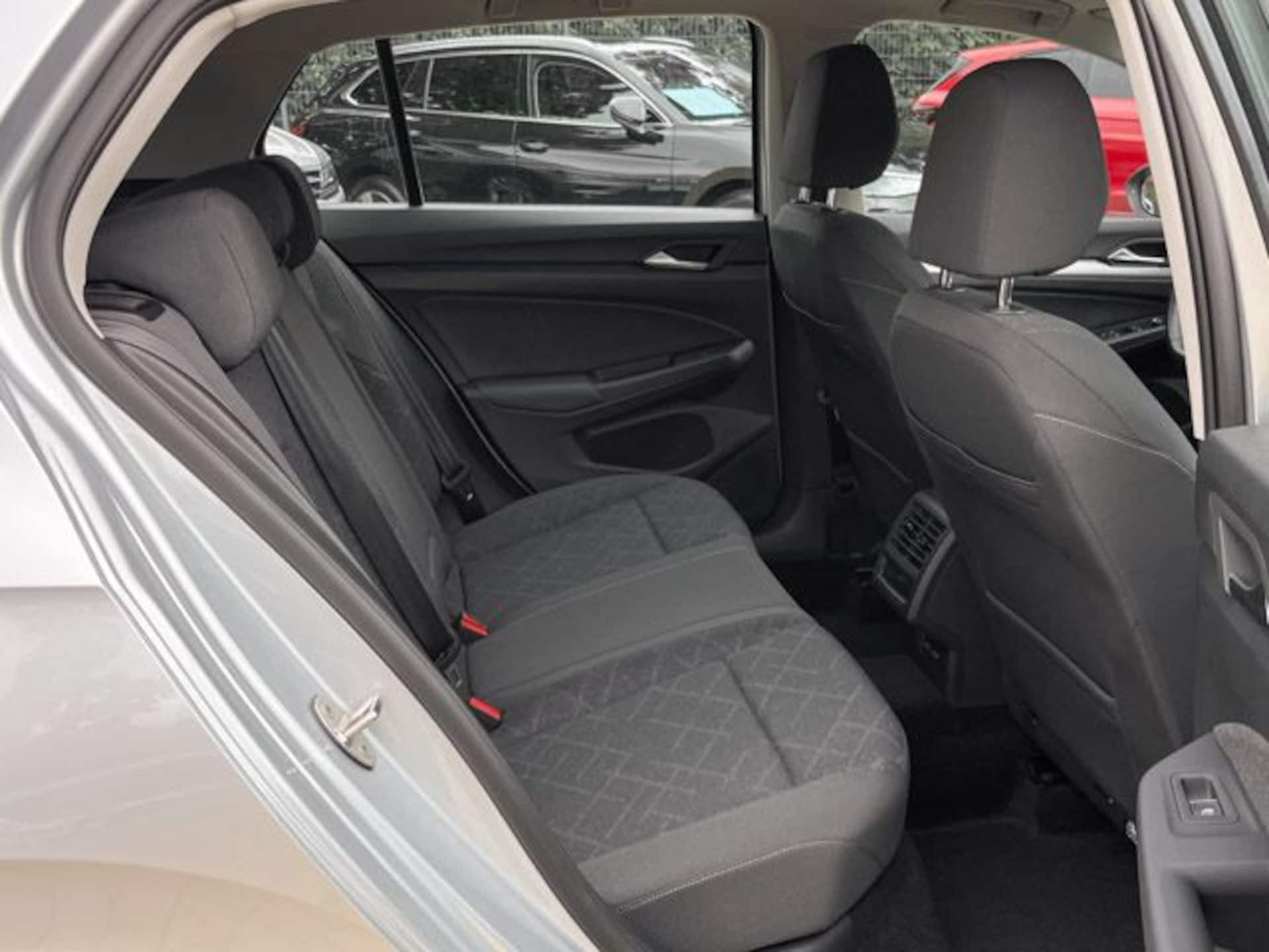 Volkswagen Golf Life