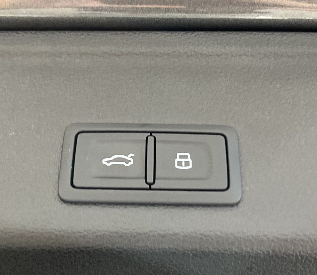 Image about Audi A4 Avant A4 Avant 40 TDI quattro S line 204 hk S tronic