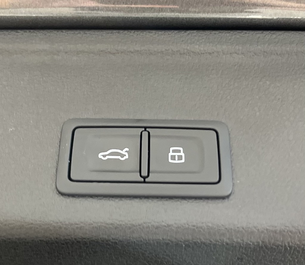 Image about Audi A4 Avant A4 Avant 40 TDI quattro S line 204 hk S tronic