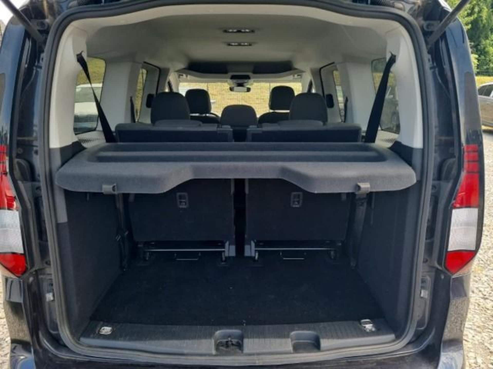 Volkswagen Caddy Maxi Basis-Modell