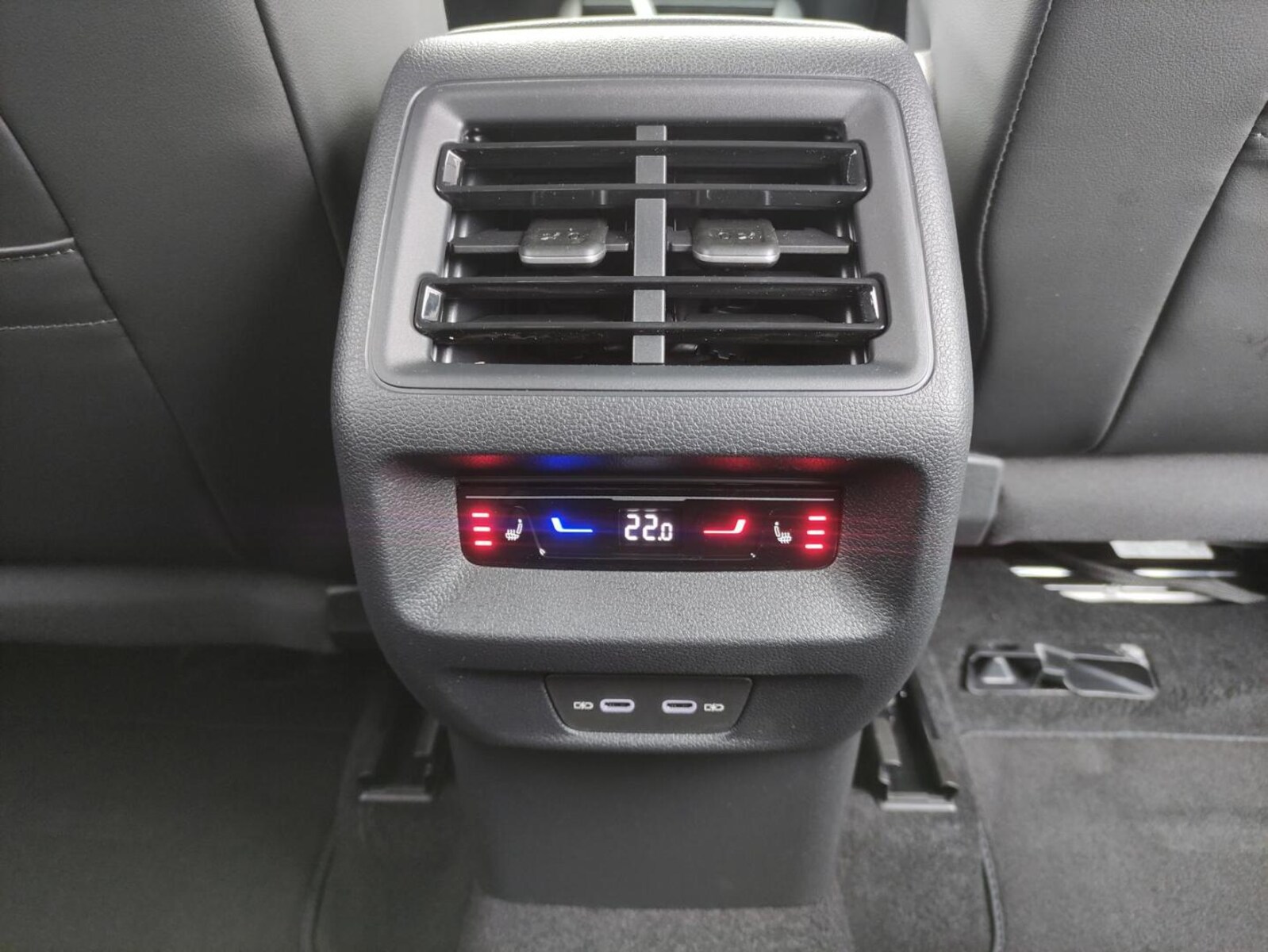 Volkswagen Tiguan – Bild 12