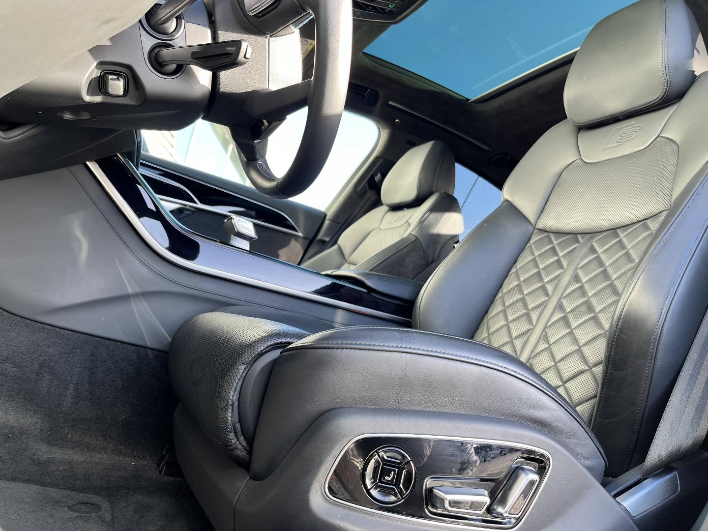 Image about Audi S8 S8 TFSI quattro 420 kW (571 ch) tiptronic