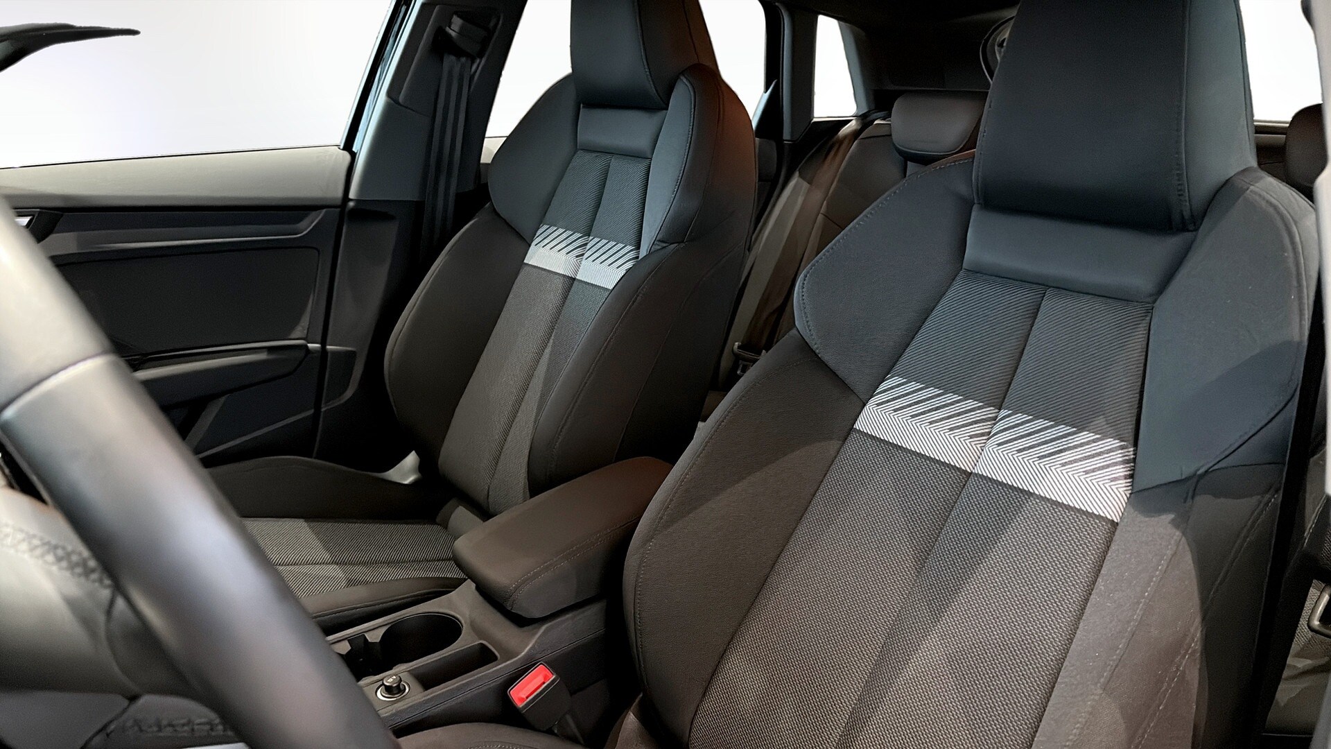 Bild som visar&nbsp;Audi A3 Sportback&nbsp;A3 Sportback 35 TFSI Proline 150 hk 6-växlad - för mer information kontakta din Audi Partner