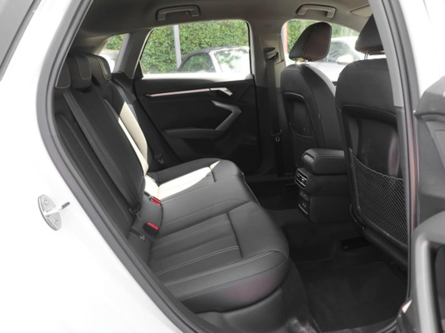 Bild über Audi A3 Sportback 35 TDI S tronic - für weitere Informationen kontaktieren Sie den Audi Partner
